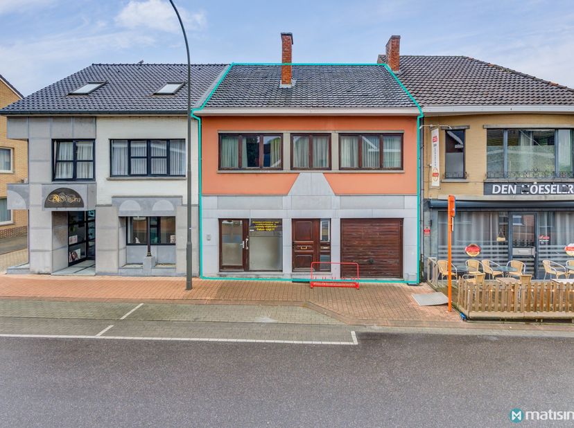 Bien professionnel à vendre
                    à 3730 Hoeselt
