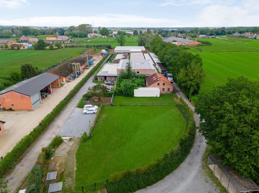 Bien professionnel à vendre
                    à 2460 Kasterlee