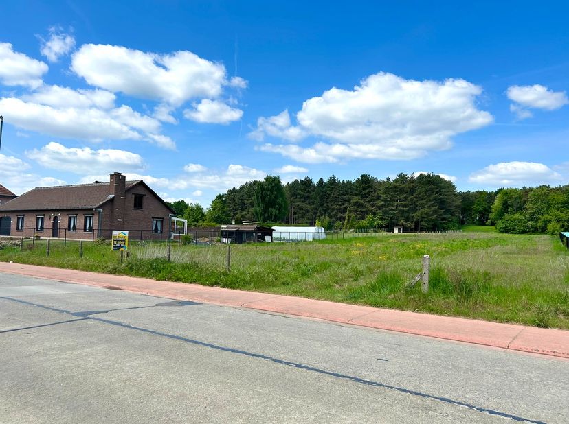 Tussen Aarschot en Diest in treft men Messelbroek, een deelgemeente van Scherpenheuvel-Zichem. Men bevindt zich op een boogscheut van het centrum van
