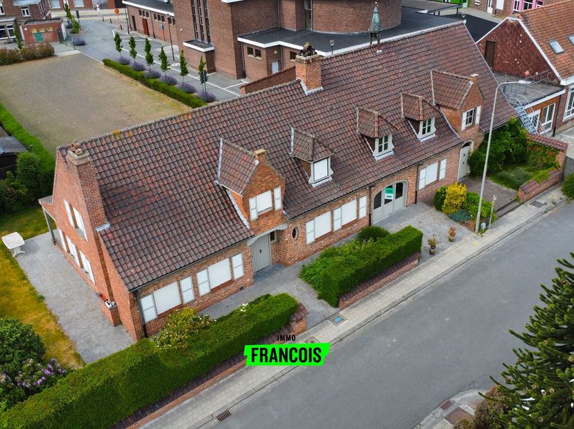 Visite sur rendez-vous le samedi 7 juin !&lt;br /&gt;
Découvrez cette spacieuse maison multifonctionnelle à Heerweg - Anzegem, idéale pour les grandes famil