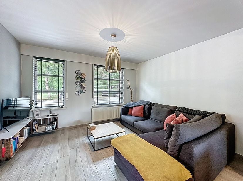 OPEN HUIS OP AFSPRAAK ZATERDAG 7 JUNI !!!&lt;br /&gt;
Deze woning is gelegen te Mol-Sluis en werd door de huidige eigenaars gerenoveerd tot een gezellige wo