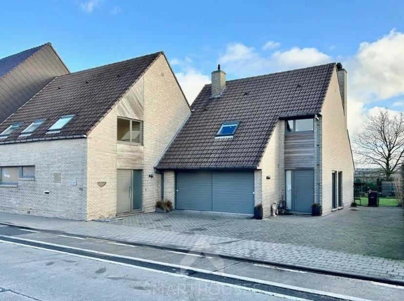 Bien professionnel à vendre
                    à 8540 Deerlijk