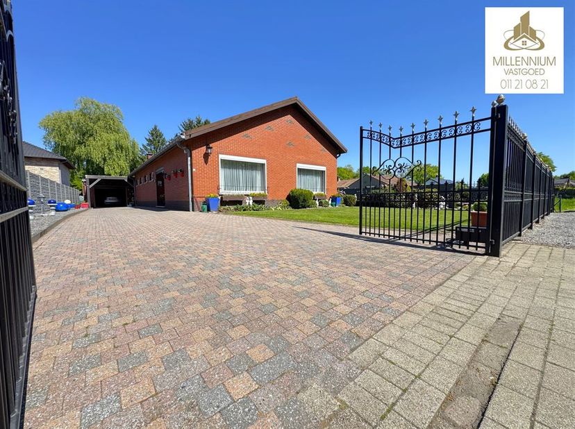 Instapklare gezinswoning op toplocatie in Diepenbeek!&lt;br /&gt;
Deze charmante open bebouwing in de landelijke Mizerikstraat biedt een bewoonbare oppervla