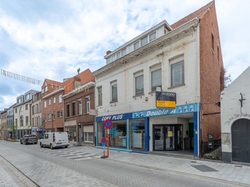 Verrassend ruime handelswoning met bovenliggend appartement.&lt;br /&gt;
Op commerciële ligging in de vernieuwde Otterstraat te Turnhout.&lt;br /&gt;
Omschrijving