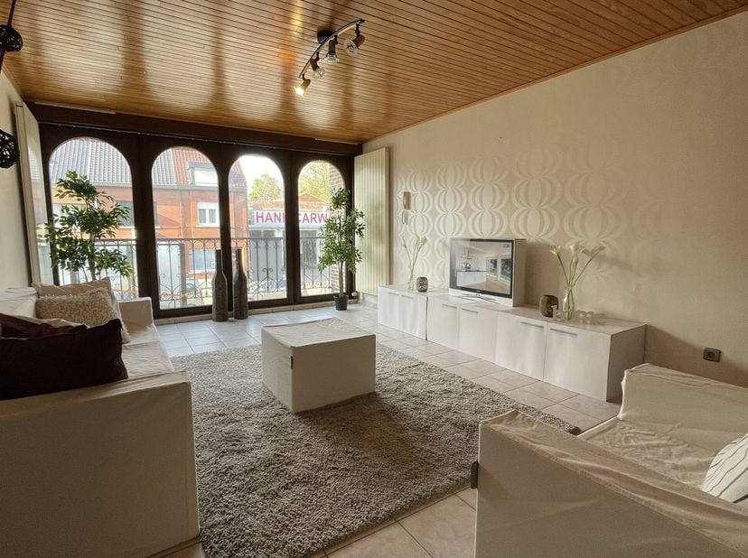 KIJKDAG: 26 april van 12u tot 13u30 vrij te bezoeken.&lt;br /&gt;
Deze instapklare woning combineert een centrale ligging met een verrassend ruime en functi