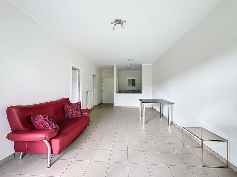 Dit appartement werd gebouwd in 1991 en heeft vandaag een EPC-waarde van 175 kWh/(m²jaar), wat resulteert in een energielabel B.&lt;br /&gt;
Het appartement