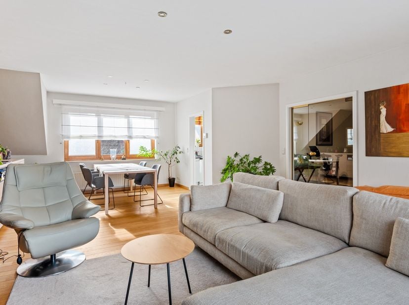 Lichtrijk dakappartement in Brasschaat voorzien van alle comfort met 3 slaapkamers en gezellig terras&lt;br /&gt;
&lt;br /&gt;
Lichtrijk en ruimtegevoel | 105 m²