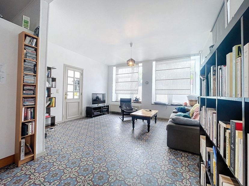 Appartement 1ch en rez-de-chaussée sur la Place de la Maison Communale d&#039;Esneux dans un immeuble comportant quatre unités. L&#039;appartement bénéficie d&#039;u