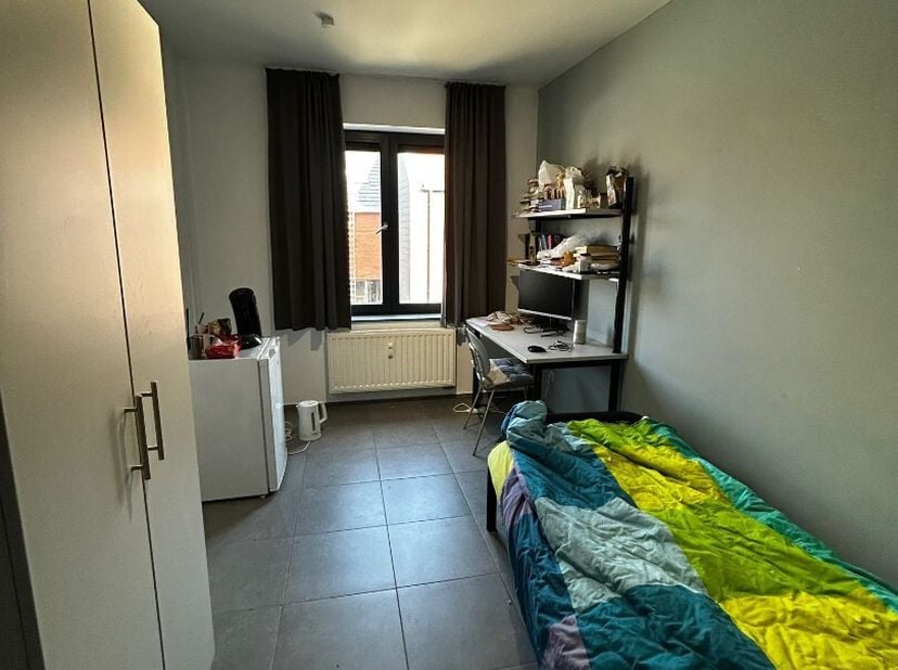 Op zoek naar een studentenkamer in Leuven? Dan is residentie Piot misschien wel de perfecte plek voor jou. Deze moderne residentie, gelegen in het har