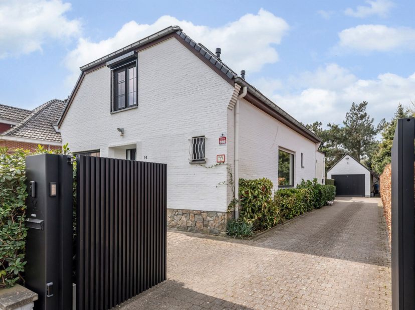 Charmante, energiezuinige (EPC A) en kwalitatief gerenoveerde villa op een rustige locatie.&lt;br /&gt;
BEKIJK ZEKER ONZE (VIRTUELE) GRONDPLANNEN EN ATTESTE