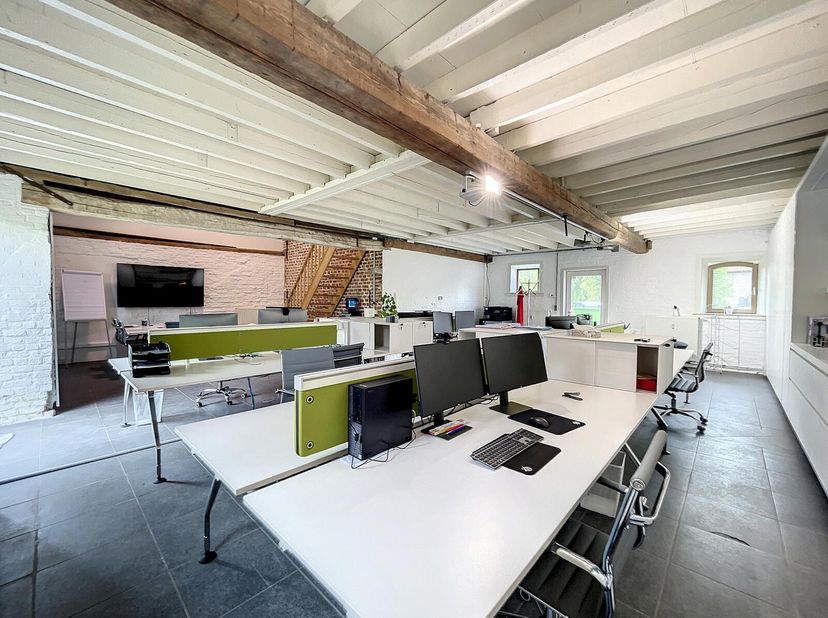 GELIEVE NIET TE BELLEN, maar uw bezoek aan te vragen via https://www.immodavinci.be/nl/te-huur - Ga naar het pand dewelke u interesseert en druk op de
