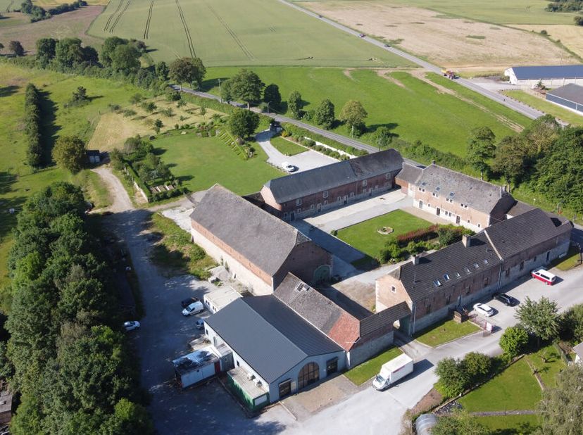 Gerpinnes : Ferme en carré de 1782 sur +/- 5 hectares de terrain Potentiel hors du commun