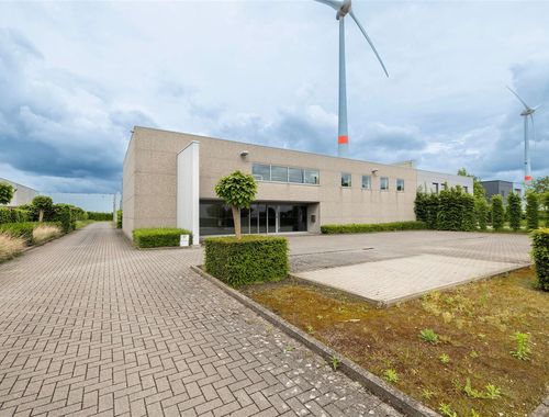                                         Bâtiment commercial à louer à Geel, € 6.950
