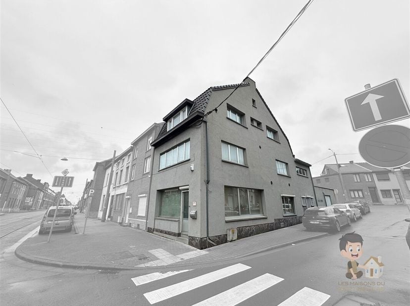 Découvrez cette magnifique maison avec espace pour profession libérale à Jumet !&lt;br /&gt;
Au rez-de-chaussée :&lt;br /&gt;
    Hall d&#039;entrée accueillant&lt;br /&gt;
