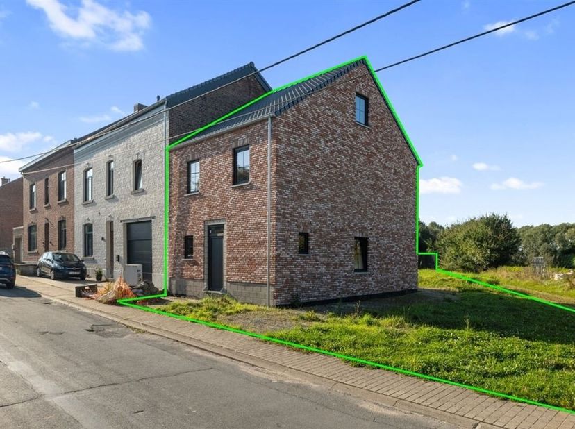 Ligging&lt;br /&gt;
In Waasmont, een deelgemeente van Landen, vinden we langs de Waasmontstraat ter hoogte van nummer 195A deze knappe nieuwbouwwoning terug