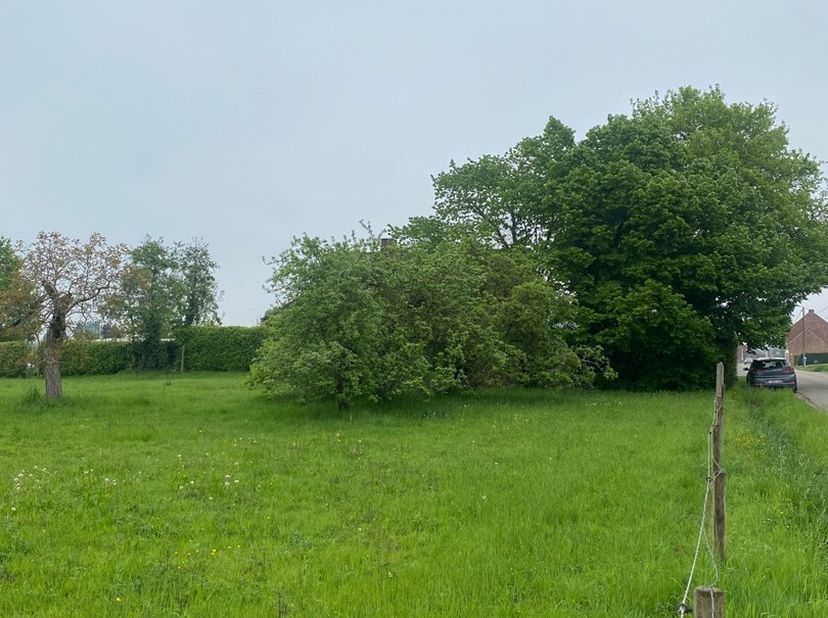 Prachtig perceel op een rustige locatie in de groene rand van Herk-de-Stad.&lt;br /&gt;
Realiseer hier je bouwdroom op een ruim perceel van bijna 10are groo