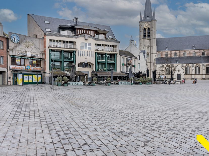 Exclusief en ruim appartement (160m²) op de markt!&lt;br /&gt;
Ontdek dit uitzonderlijke appartement, ideaal gelegen op de Geelse Markt, met alle dagelijkse