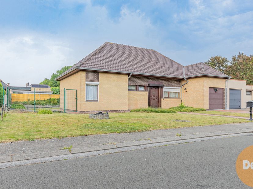 EERSTE BEZOEKDAG  ZAT. 28/06 VAN 9U TOT 14U (enkel op afspraak!).&lt;br /&gt;
LEDE  Solide bungalow met 3 slaapkamers, garage en tuin in rustige, kindvriend