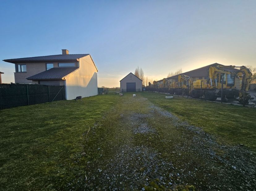 Op zoek naar de ideale locatie om uw droomhuis te bouwen? Deze unieke HOB woning bouwgrond biedt u de kans om een woning naar wens te realiseren op ee