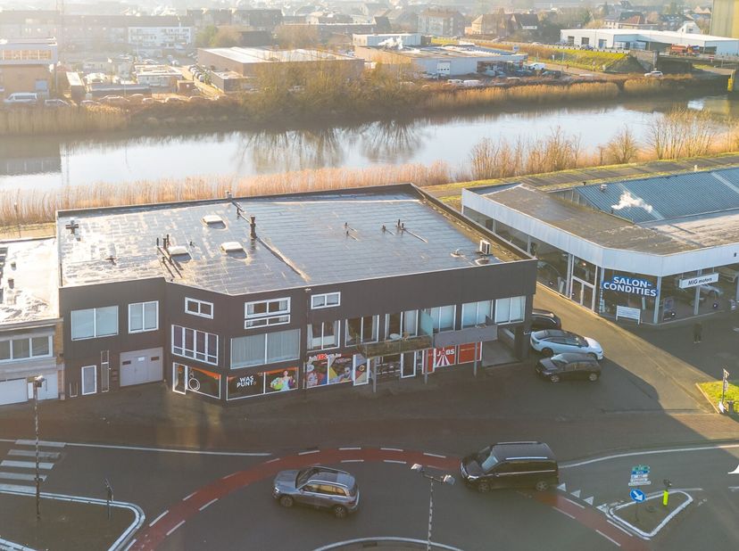 Dit appartement met terras te Wetteren wordt u exclusief te koop aangeboden door Access Estate. Maak jouw afspraak via sms of WhatsApp door te sturen