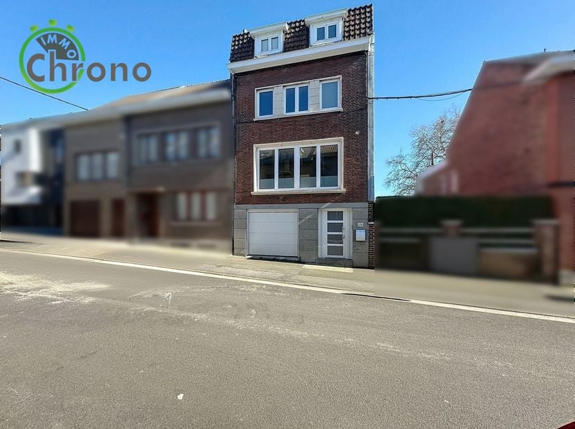 Votre bureau IMMO CHRONO a le plaisir de vous proposer en exclusivité cette belle maison de type bel étage idéalement située, à proximité de toutes le