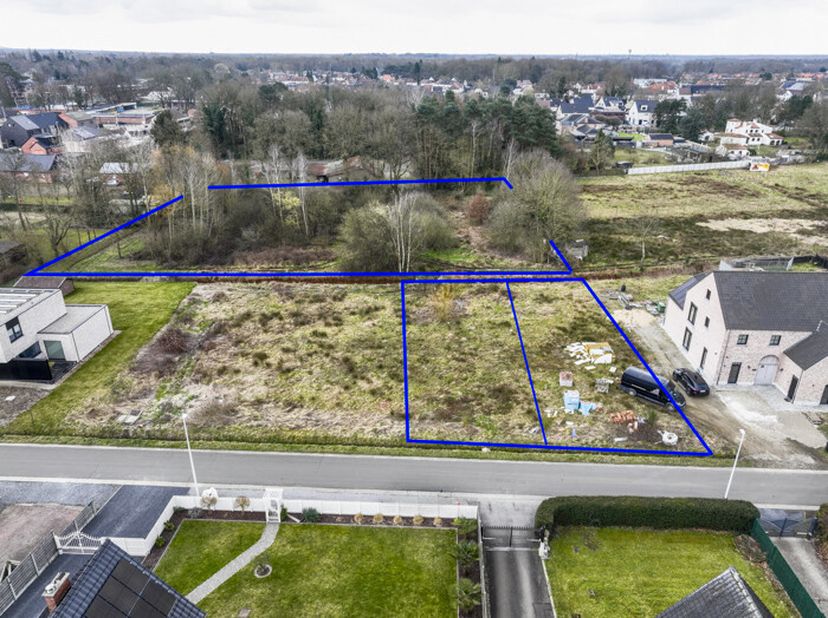 PERCELEN BOUW- &amp; LANDBOUWGROND &lt;br /&gt;
 &lt;br /&gt;
VIJF MOOIE PERCELEN BOUWGROND residentieel gelegen in verschillende gemeenten, te weten: Heusden-Zolder,