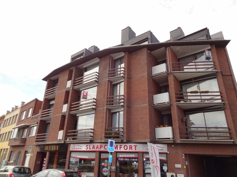 Bent u op zoek naar een mooi appartement in het bruisende stadscentrum van Sint-Truiden op wandelafstand van de Grote Markt?&lt;br /&gt;
Dan is dit gezellig