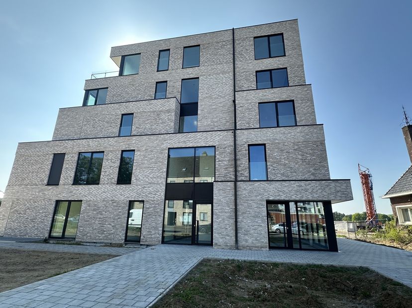 Nieuwbouwappartement in hartje Tessenderlo!&lt;br /&gt;
Dit nieuwbouwappartement bevindt zich pal in het centrum van Tessenderlo waardoor alle voorzieningen