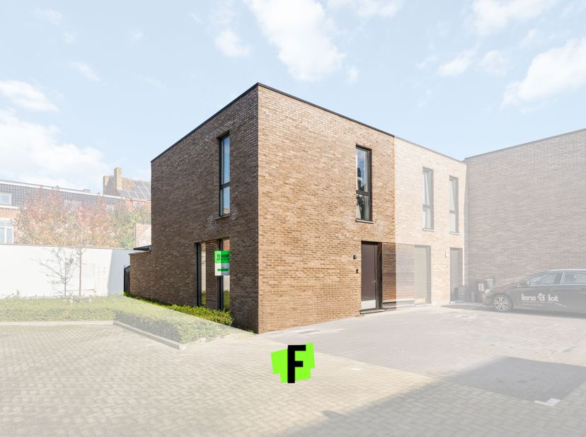 Dans la rue Blindelieden, à proximité du centre animé d&#039;Ypres, nous trouvons cette maison économe en énergie. Grâce à son emplacement central, vous êt