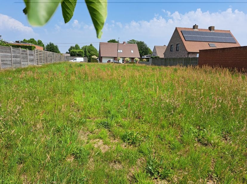 Terrain à vendre
                    à 8760 Meulebeke
