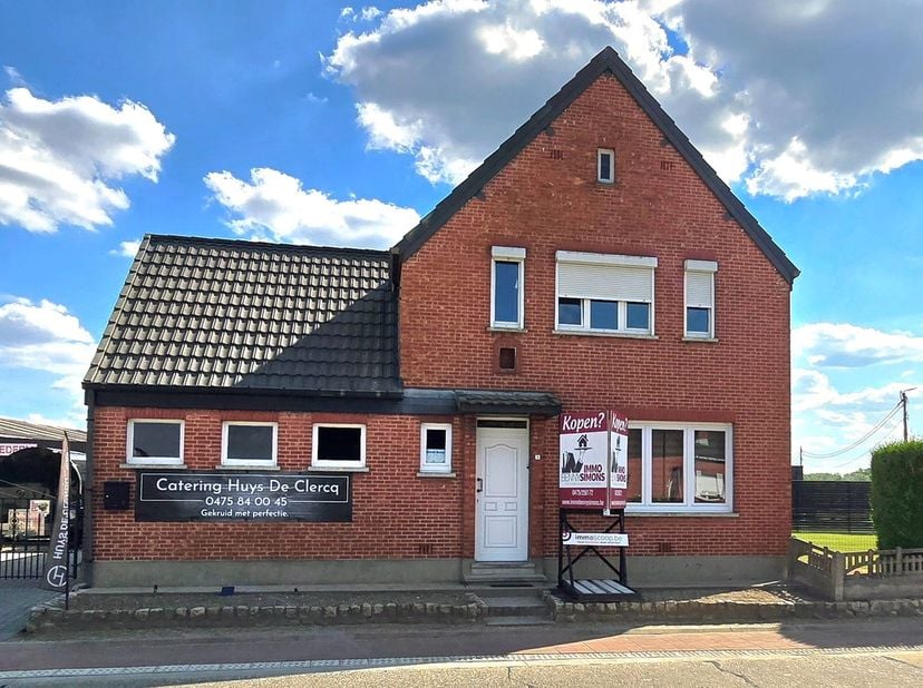 Op een gunstige en centrale ligging in het landelijke Rummen (Geetbets) vindt u deze te renoveren open bebouwing op een perceel van 790 m². Een woning