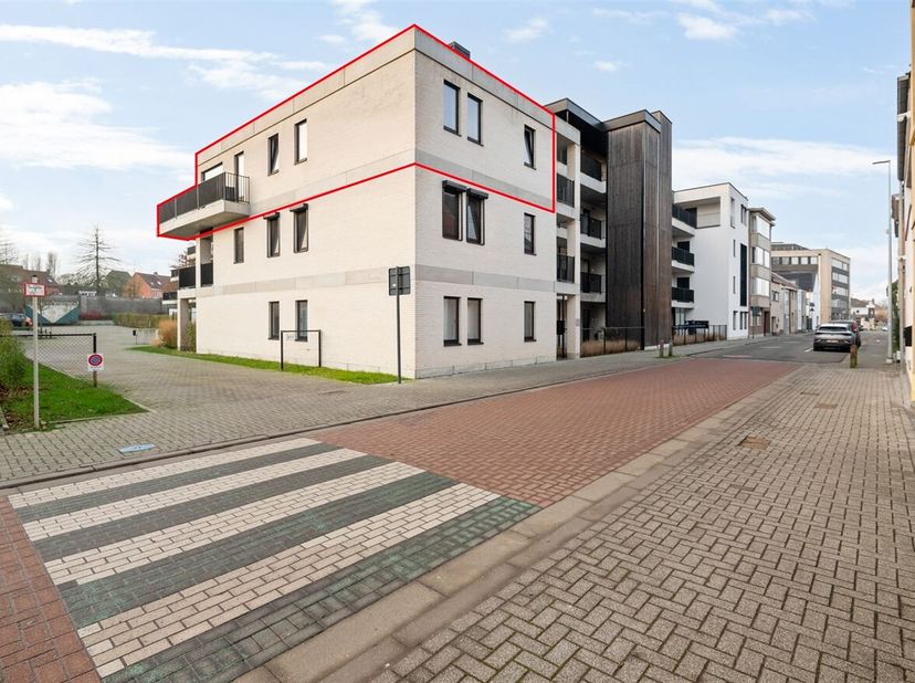 Dit appartement is gelegen in de Gelaagstraat te Steendorp, een rustige en aangename woonwijk met een vlotte verbinding naar nabijgelegen steden en he