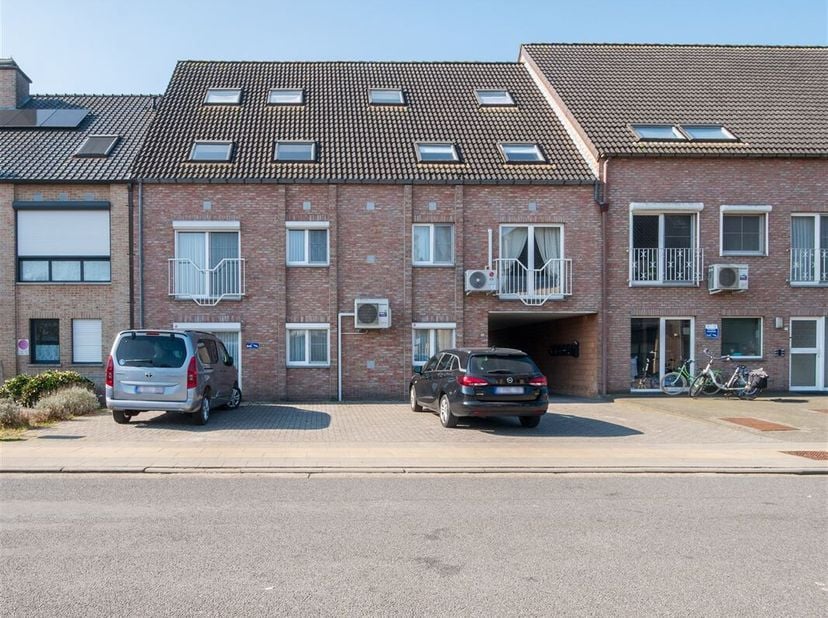 Il s&#039;agit d&#039;un appartement pratique et lumineux situé dans un endroit extrêmement central à Pelt.&lt;br /&gt;
L&#039;appartement est proche des écoles, des resta