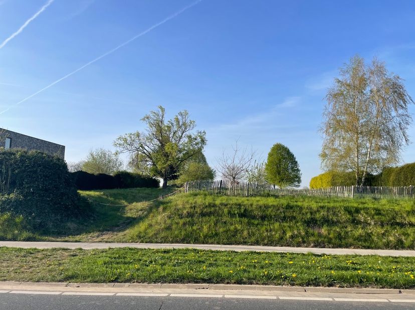 Prachtig gelegen bouwgrond voor een vrijstaande woning, op slechts 2 kilometer van de Leuvense ring.&lt;br /&gt;
Dit perceel van ongeveer 900 m² biedt dankz