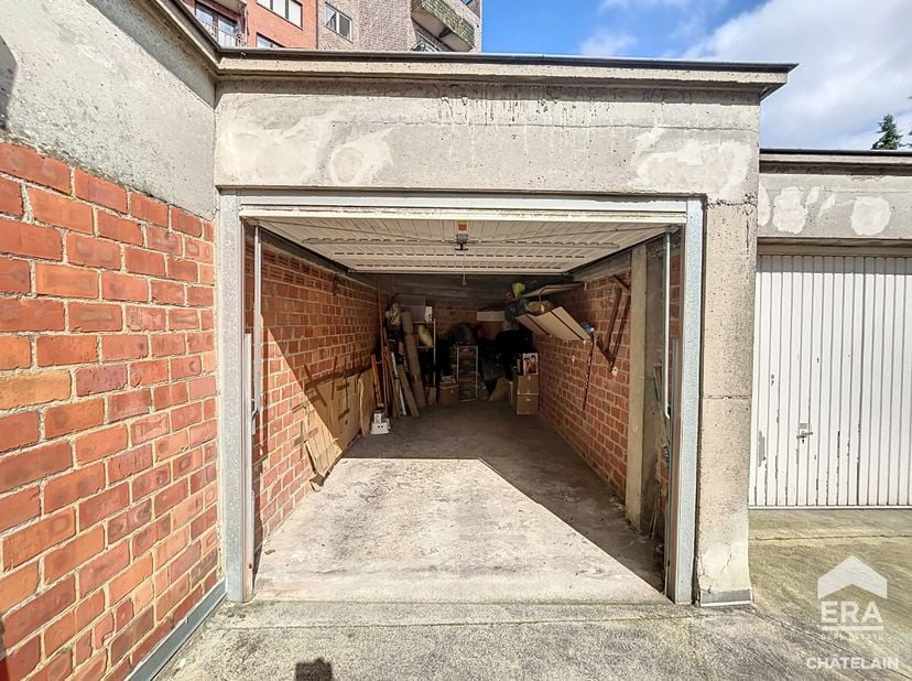 ERA CHATELAIN biedt een ideaal gelegen garagebox aan. Sterke punten : De locatieGoede huuropbrengstIdeaal voor investering of eerste aankoopRuime park