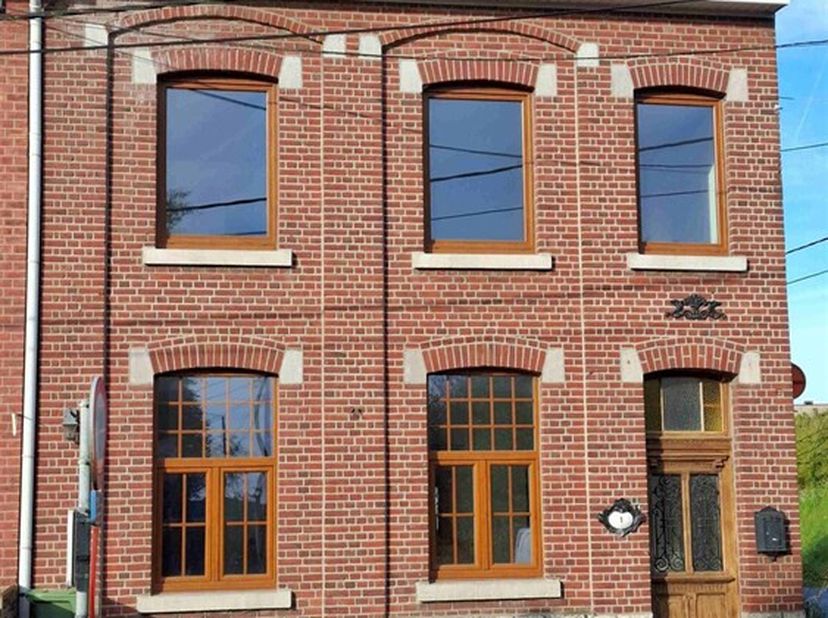 Gerenoveerde woning &lt;br /&gt;
Welkom in deze charmante woning in het historische Tongeren.&lt;br /&gt;
Deze prachtige woning biedt een royale woonoppervlakte v