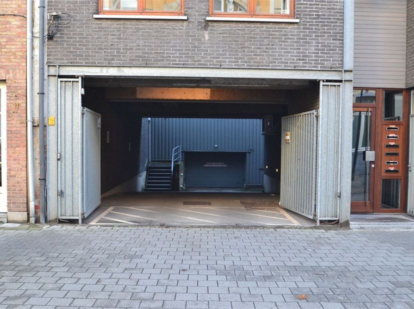 Garage à vendre
                    à 2500 Lier