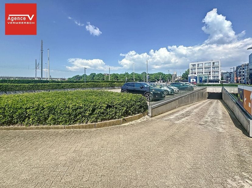 Garage à vendre
                    à 8400 Oostende