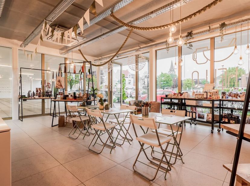 Excellente espace commercial au centre de Steenokkerzeel&lt;br /&gt;
Vous cherchez l&#039;emplacement parfait pour votre entreprise ? Ne cherchez plus ! Cet espa