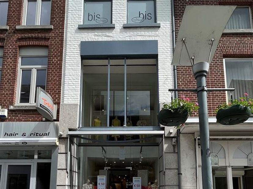 Bien professionnel à vendre
                    à 3680 Maaseik