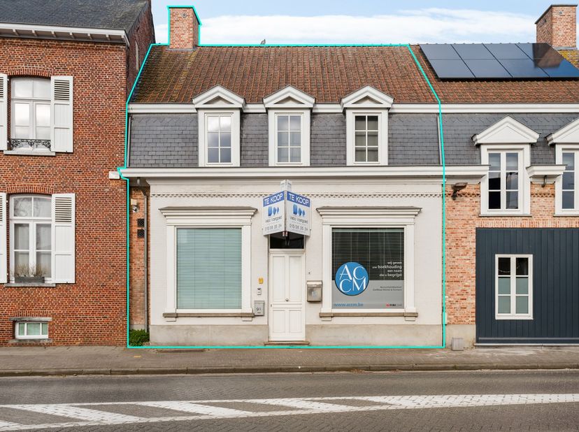 Uitzonderlijk gelijkvloers appartement met ruime tuin en garage in het centrum van Hallaar.&lt;br /&gt;
&lt;br /&gt;
Het appartement is gelegen op wandelafstand v