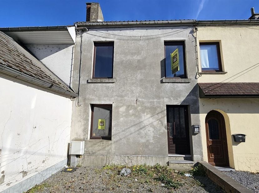 SOUS OPTION - PLUS DE VISITE - Prix: Offre à partir de 55.000 euros, frais d&#039;agence non inclus et à charge de l&#039;acquéreur.&lt;br /&gt;
Maison à rénover comp