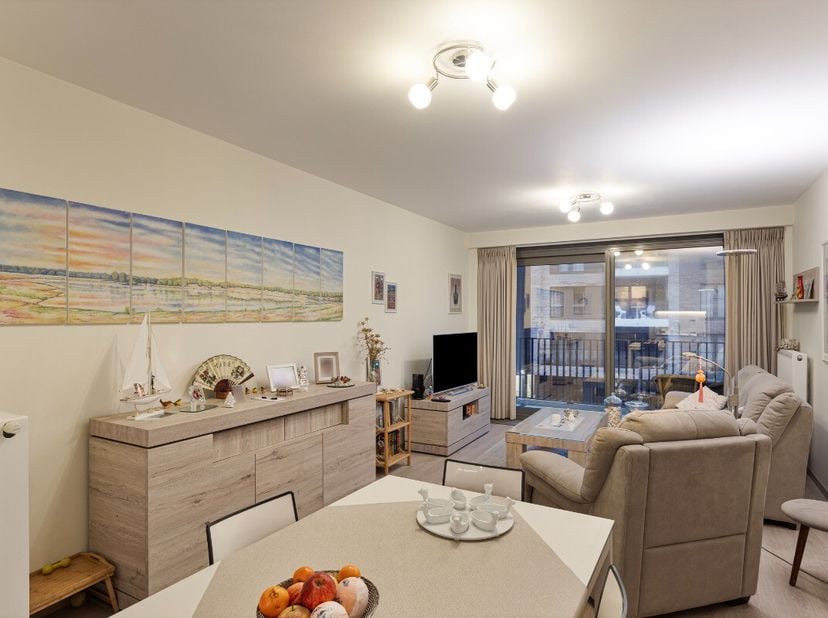 Oostende: Recent 2 slaapkamerappartement op wandelafstand van de zee!Dit uitstekend gelegen appartement bevindt zich op slechts een korte wandelafstan
