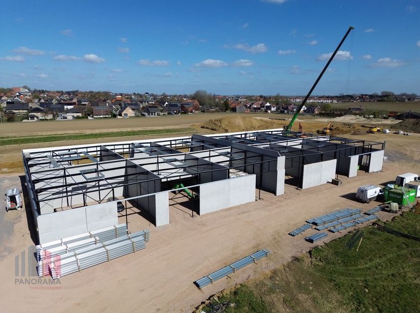 Nieuwe KMO-unit met een oppervlakte van 180 m². De nieuwe KMO-ontwikkeling &#039;THEA&#039; bestaat uit 22 casco KMO-units met oppervlaktes tussen 180 m² en 300