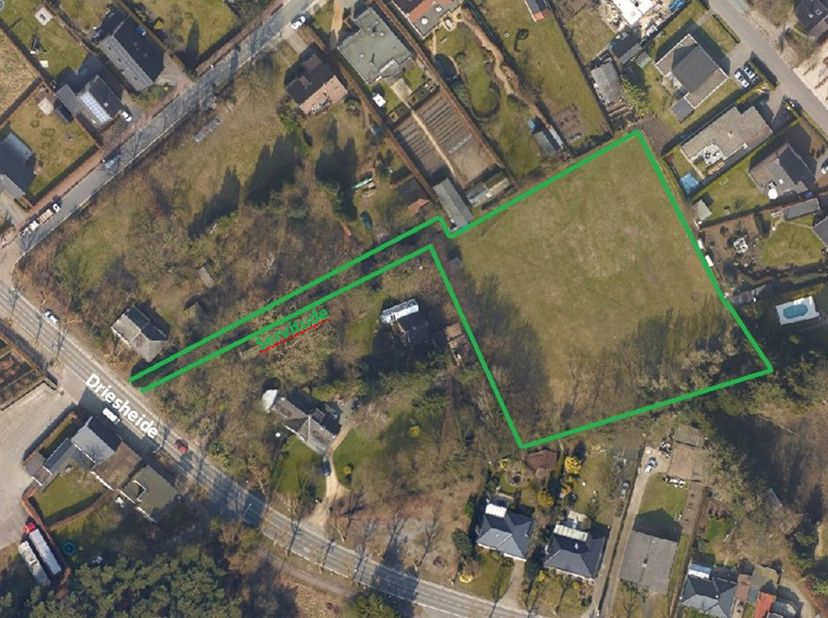 Deze grond is gelegen in woongebied volgens het gewestplan.&lt;br /&gt;
Verder is deze grond niet gelegen in een verkaveling, goedgekeurd RUP of BPA.&lt;br /&gt;