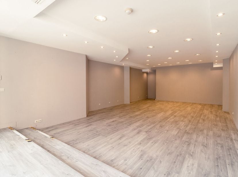 OPPORTUNITÉ UNIQUE DANS LE CENTRE D&#039;OTTIGNIES : Espace commercial totalisant 63m² situé en plein centre ville d&#039;Ottignies au Coeur de Ville (en face d
