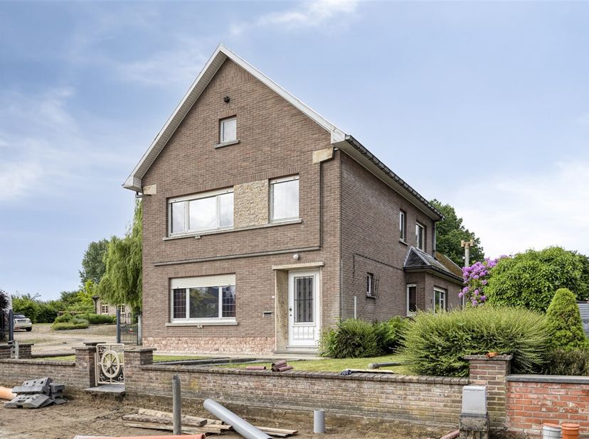 Charmante open bebouwing met ruime tuin  ideaal voor jonge gezinnen!&lt;br /&gt;
Droom je van een landelijke woning met een zee aan ruimte, perfect voor een