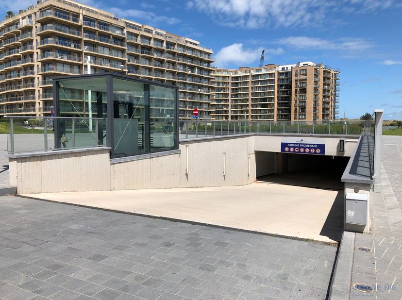 Garage à vendre
                    à 8620 Nieuwpoort
