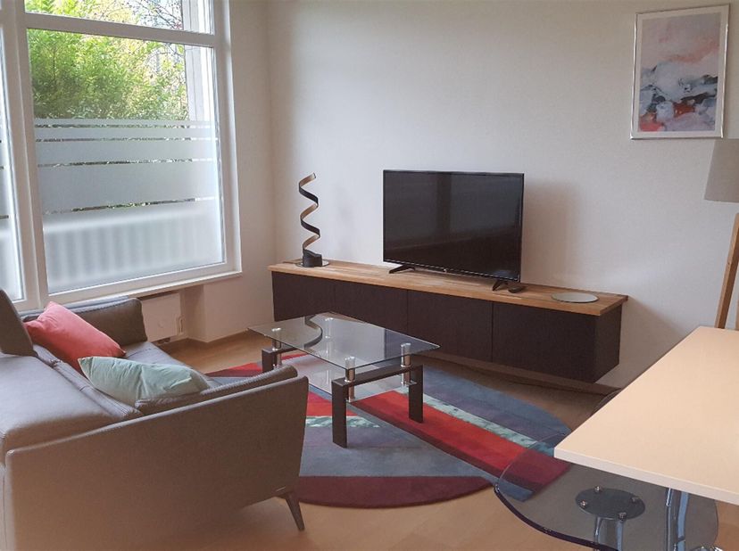 Vous serez séduits par la qualité exceptionnelle de ce spacieux studio situé dans un immeuble calme au beau standing et situé au pied d&#039;une des plus b