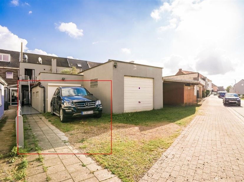 Appartement en rez-de-chaussée avec 2 chambres, jardin, garage et place de parking !&lt;br /&gt;
Découvrez cet appartement avec le confort d&#039;une maison, san